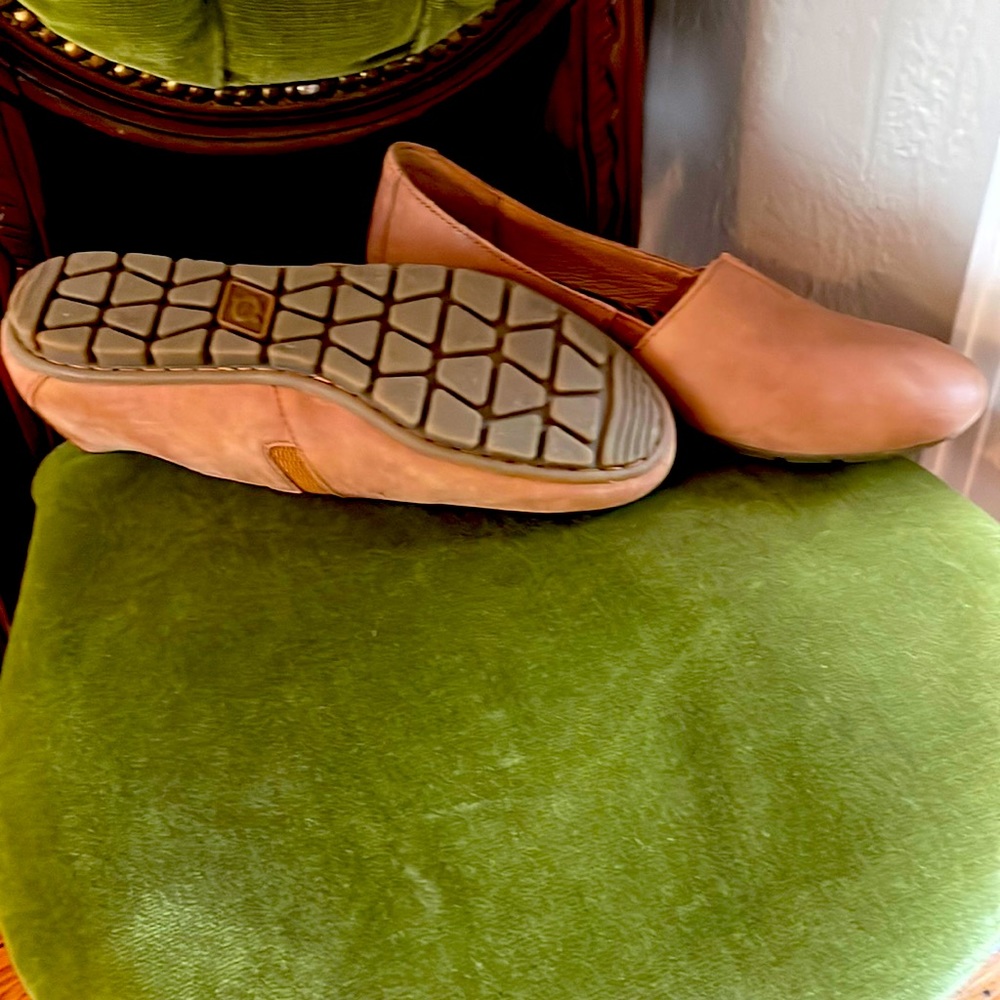 Born Sebra shoes size 9. In like new condition